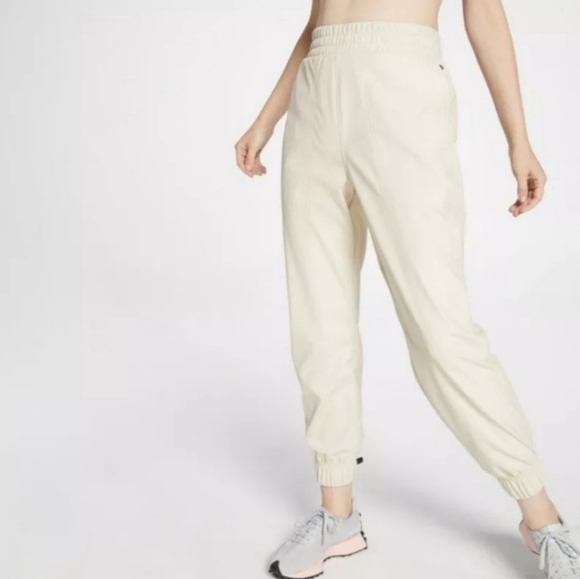 Calia by Carrie Underwood Faux Leather High Rise Jogger Cream Women's Large NWOT - Picture 9 of 16